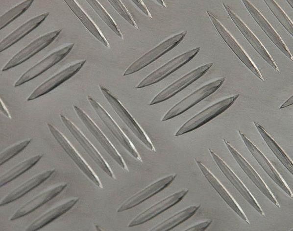 алюминиевая плита проступи 3003 6061 для панели трейлера 2mm 3mm выбитой катушкой алюминиевой составной